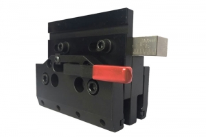 如何安全地使用折彎機夾模板？